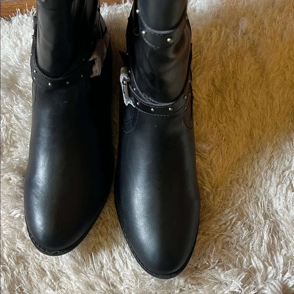NWOT YAra Black Knee Boots with Buckle Accents ad studs